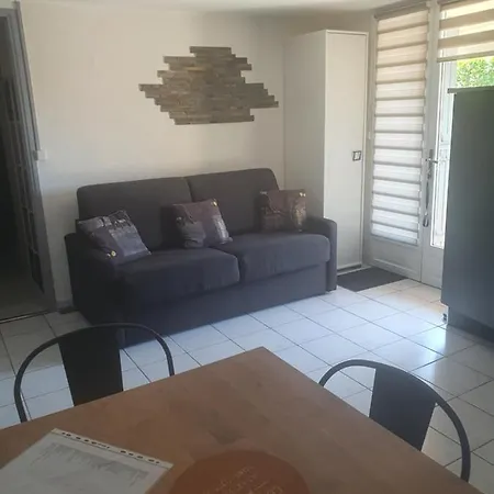 Apartamento T2 Jusqu'a 4 Personnes En Rez-de-jardin De Maison, Avec Piscine, Draps Et Serviettes De Toilette Fournis Argelès-sur-Mer