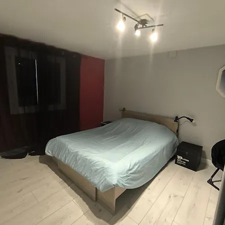 Apartamento T2 Jusqu'a 4 Personnes En Rez-de-jardin De Maison, Avec Piscine, Draps Et Serviettes De Toilette Fournis *