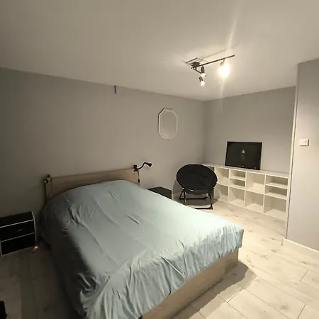 Apartamento T2 Jusqu'a 4 Personnes En Rez-de-jardin De Maison, Avec Piscine, Draps Et Serviettes De Toilette Fournis *