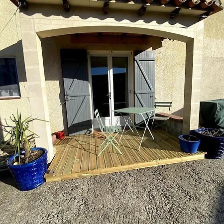 T2 Jusqu'a 4 Personnes En Rez-de-jardin De Maison, Avec Piscine, Draps Et Serviettes De Toilette Fournis