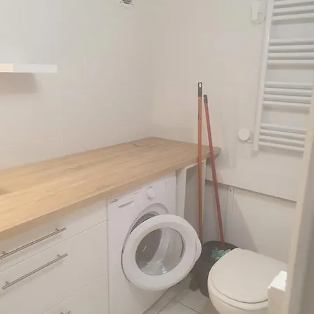 Jardin Privé: Piscine Et Confort Pour 4 Apartment