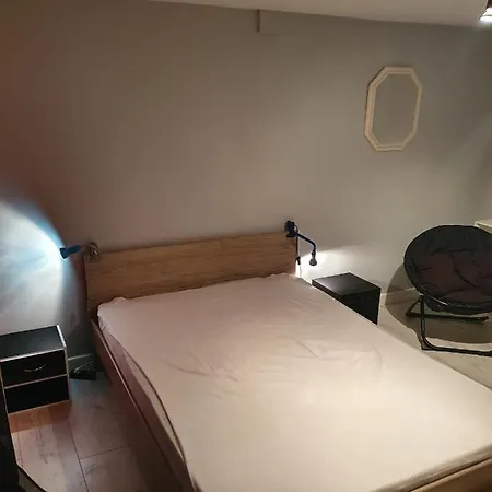 Apartment Jardin Privé: Piscine Et Confort Pour 4