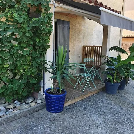 Jardin Privé: Piscine Et Confort Pour 4 *