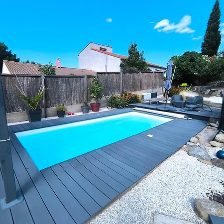 T2 Jusqu'a 4 Personnes En Rez-de-jardin De Maison, Avec Piscine, Draps Et Serviettes De Toilette Fournis *