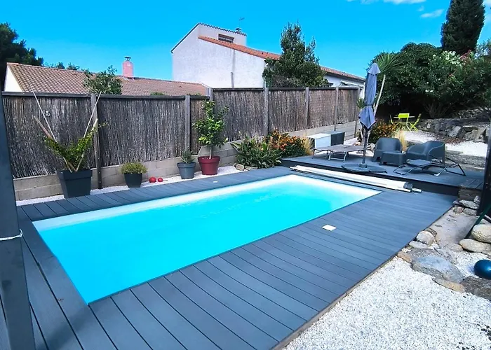 T2 Jusqu'a 4 Personnes En Rez-de-jardin De Maison, Avec Piscine, Draps Et Serviettes De Toilette Fournis *